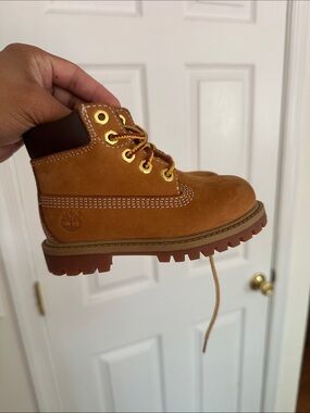 Timberland Kids Wheat Nubuck Lace-Up Boot in Brown